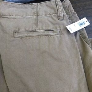 Men’s Old Navy Khaki Shorts- Size 34